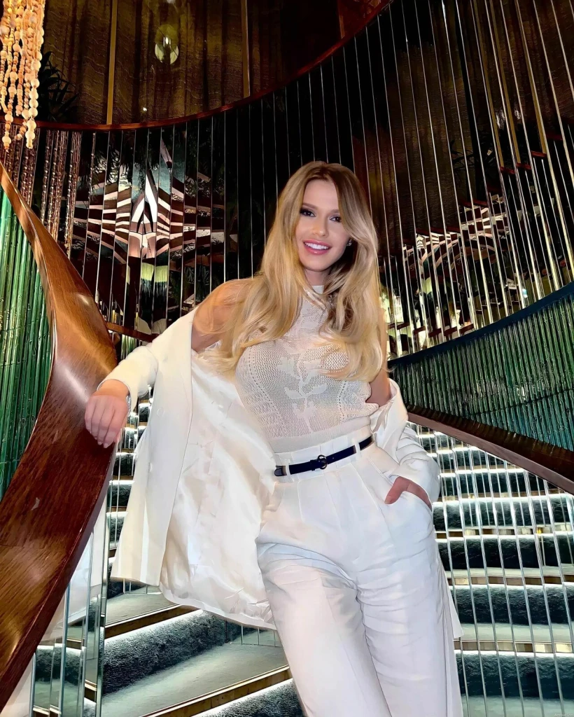 Bela Profile image 4