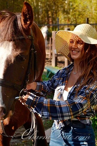 Inna Profile image 2