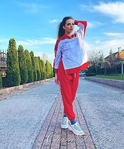 Yulia Profile image 1