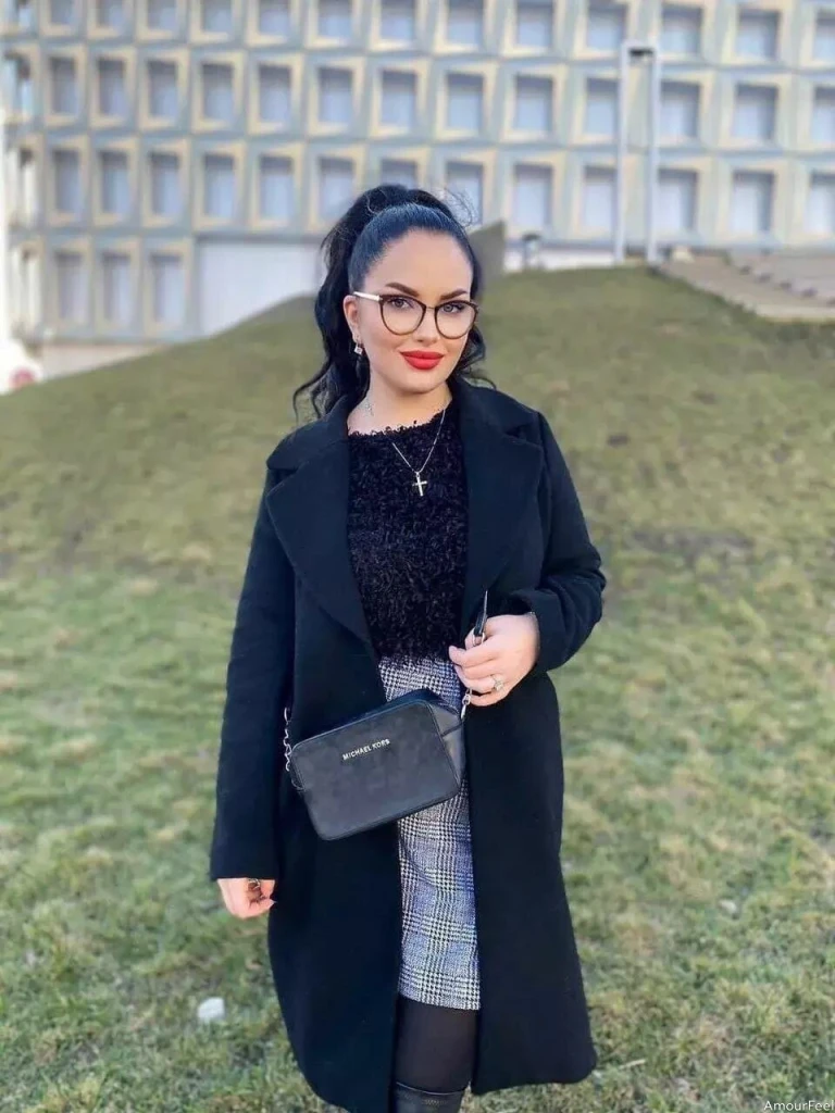 Rodica Profile image 6