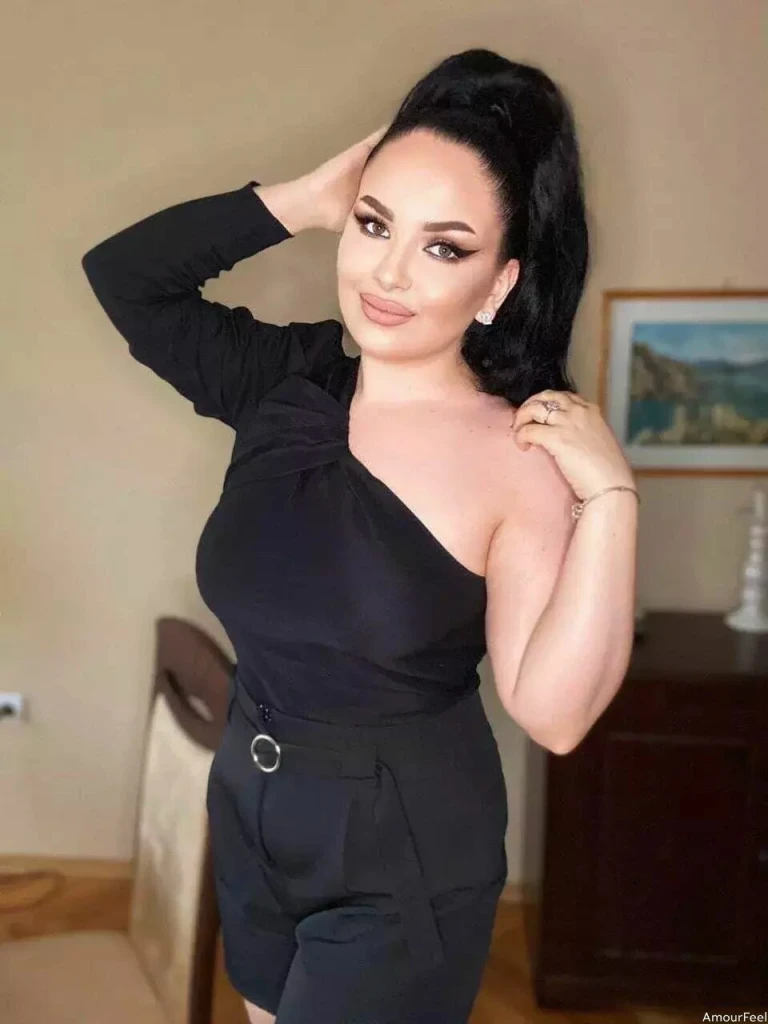 Rodica Profile image 2