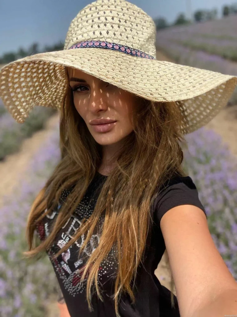 Samanta Aurora Profile image 6