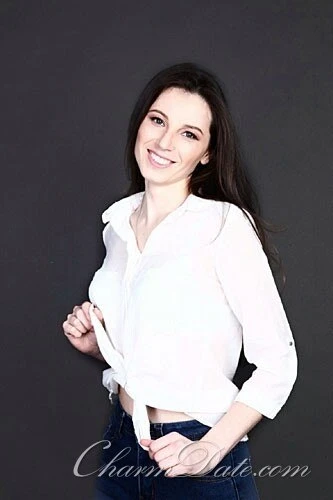 Elena Profile image 2