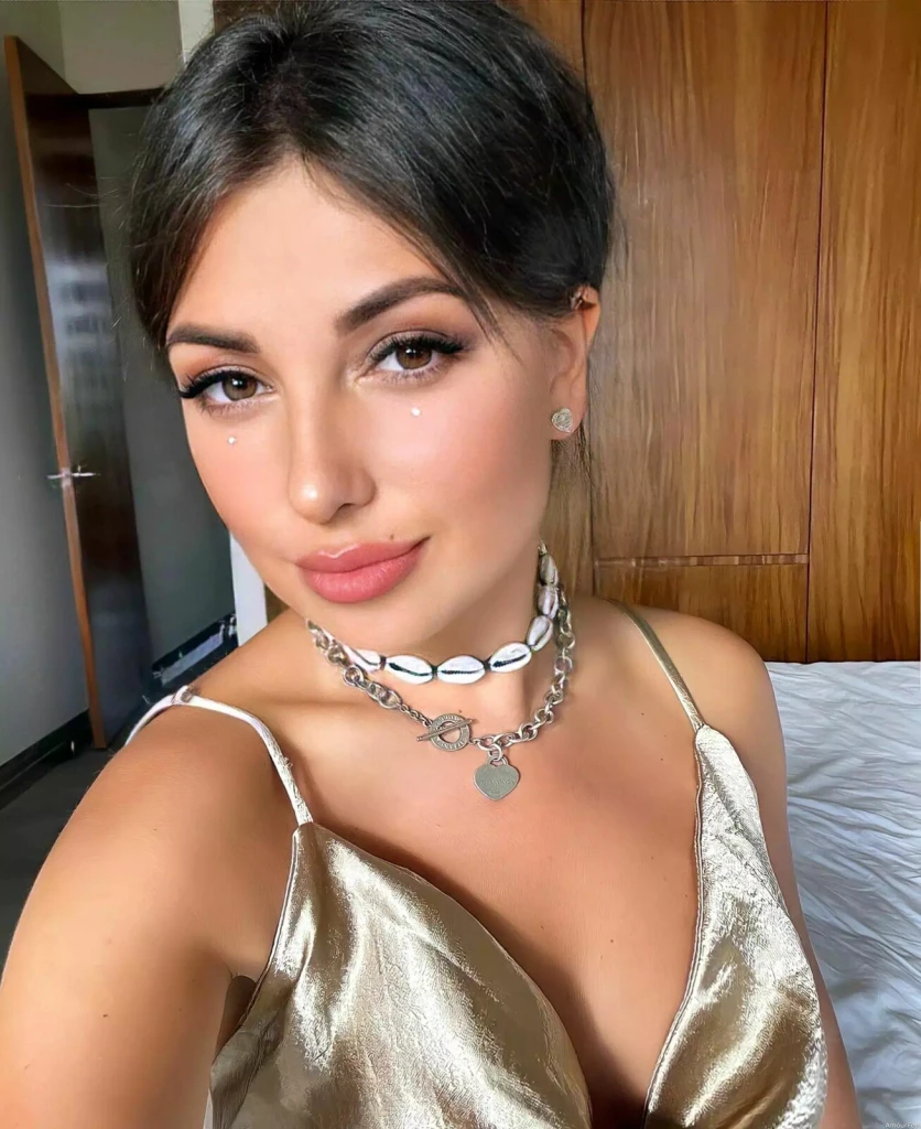 Nadezhda Profile image 6