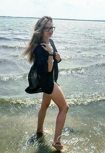 Juli Profile image 2