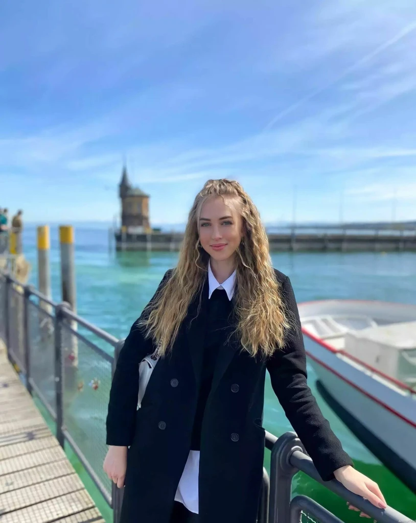 Kristina Profile image 2