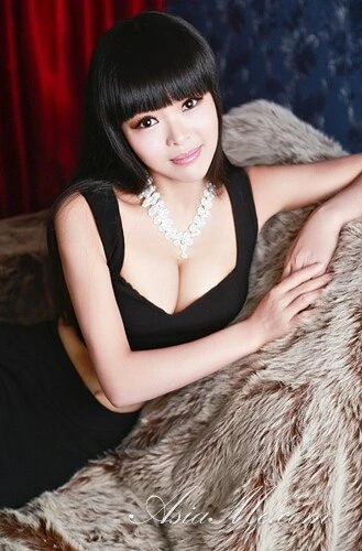 Shirley Profile image 1