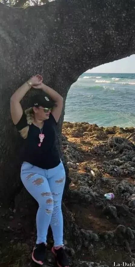 Yaline Profile image 1