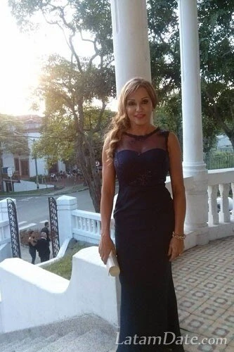 Madeleyne Profile image 1