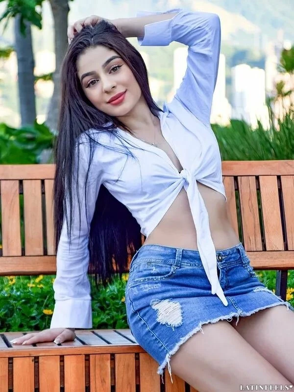 Laura Profile image 2