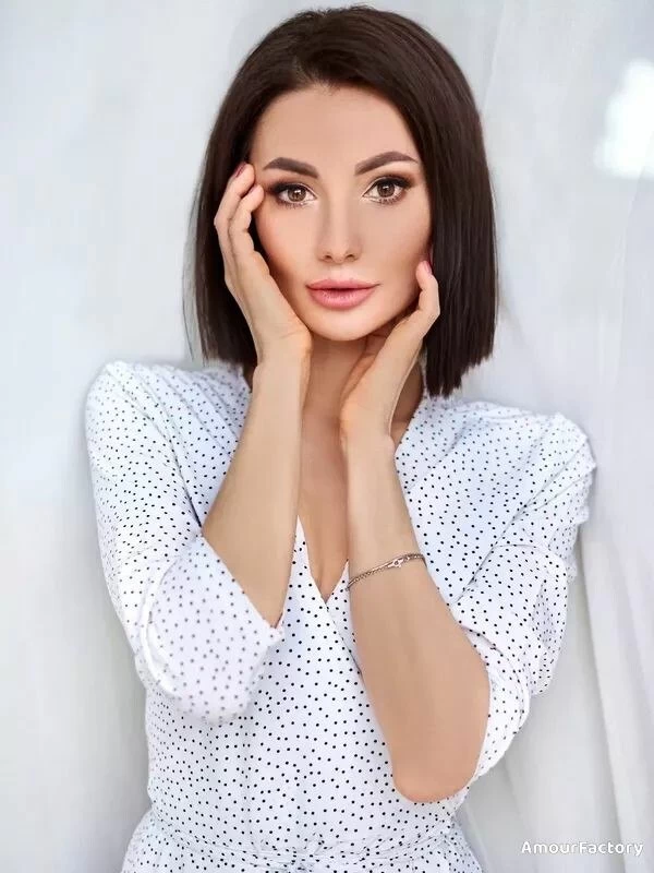 Alina Profile image 5