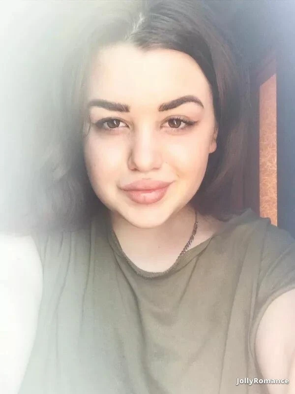 Nadia Profile image 1