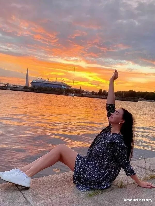 Valeria Profile image 1