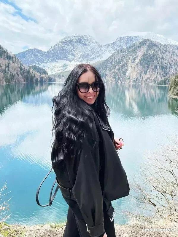 Valeria Profile image 3