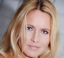 Yana Profile image 2