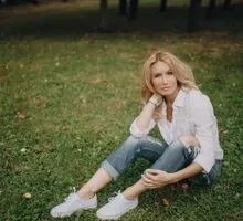 Yana Profile image 3