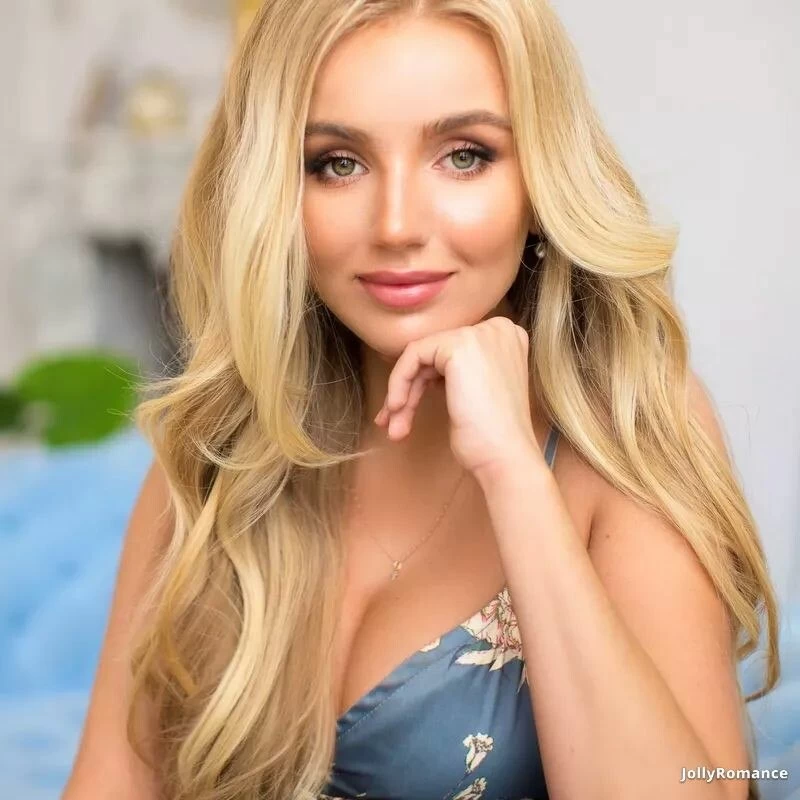 Victoria Profile image 3