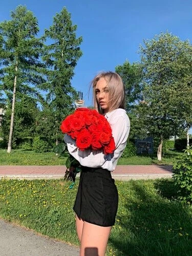 Ellina Profile image 1