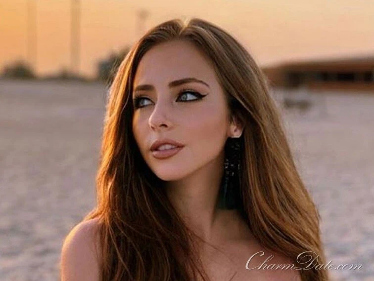 Lera Profile image 1