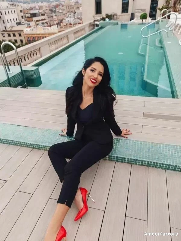 Polina Profile image 4