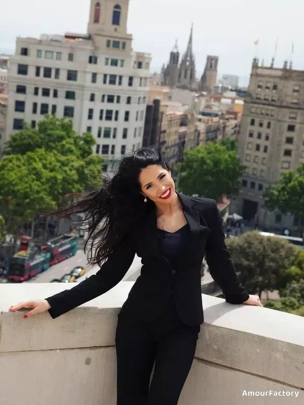 Polina Profile image 1