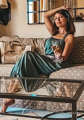 Nataliya Profile image 2