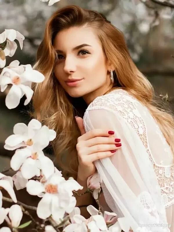 Julia Profile image 1