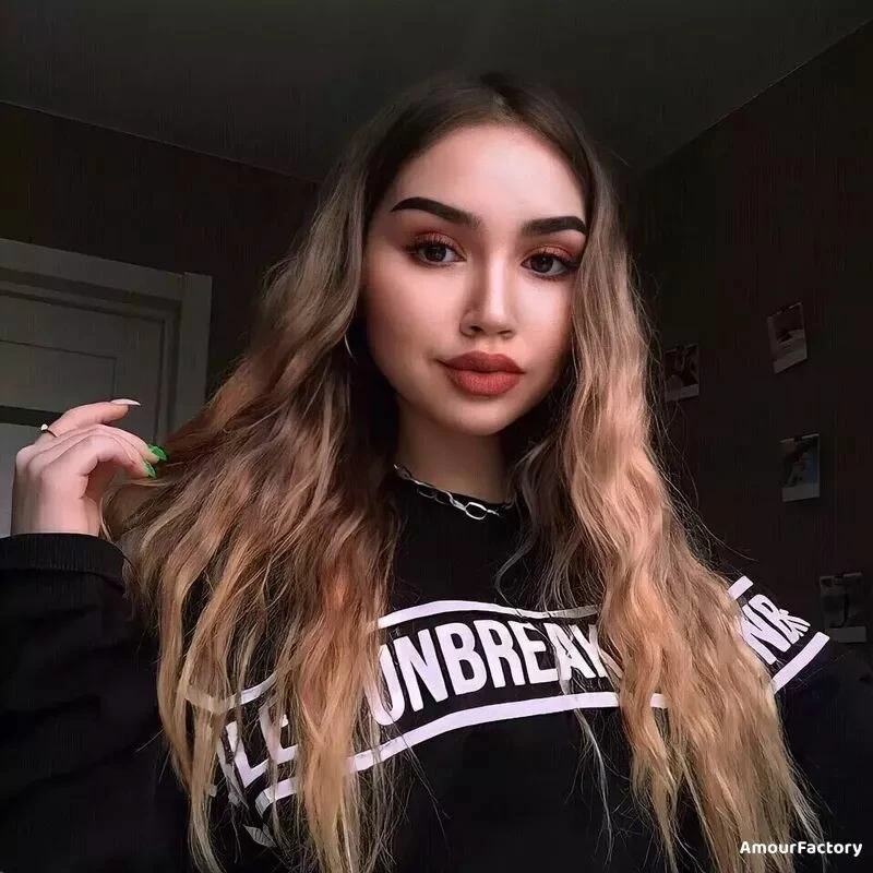 Yana Profile image 4