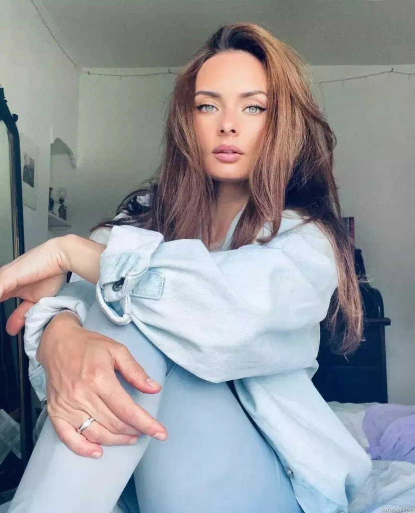 Mirela Rozalia Profile image 3