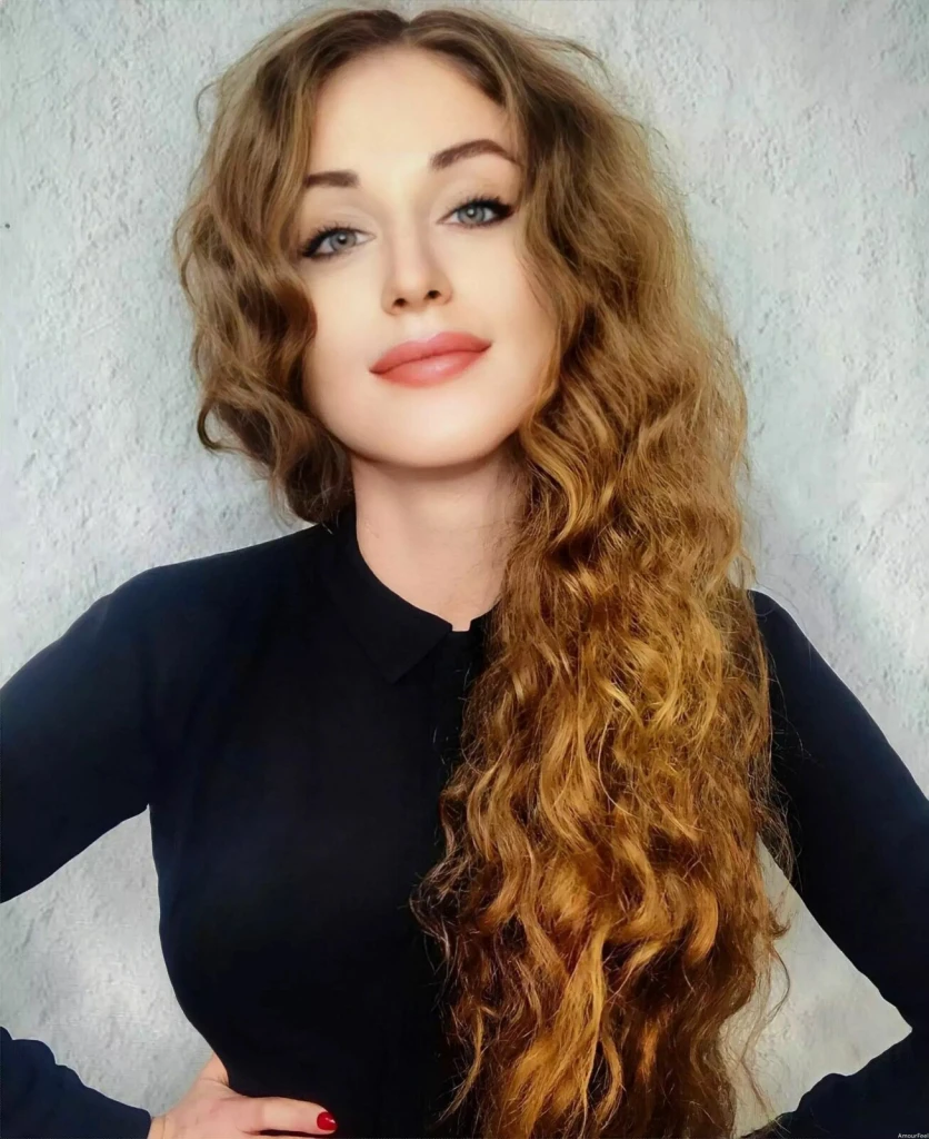 Erin Clare Profile image 4