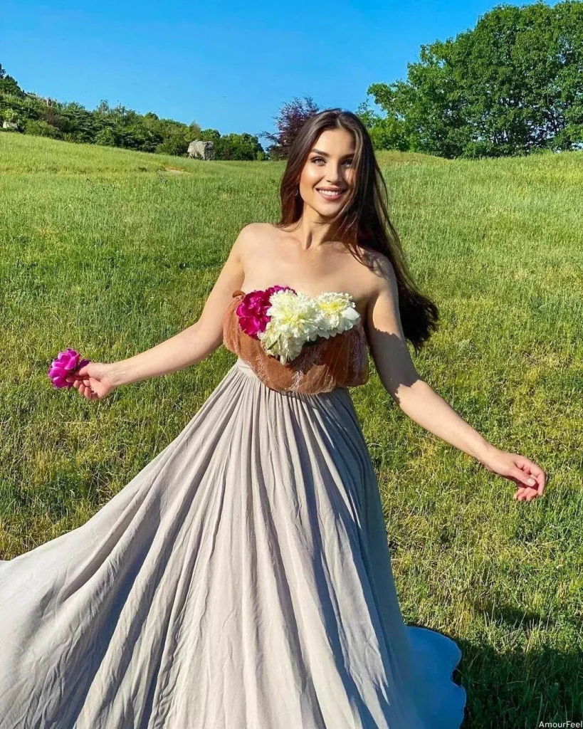 Anna Profile image 5