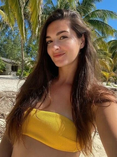 04Vanessa04 Profile image 2