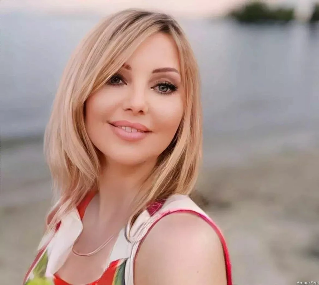 Elina Profile image 1