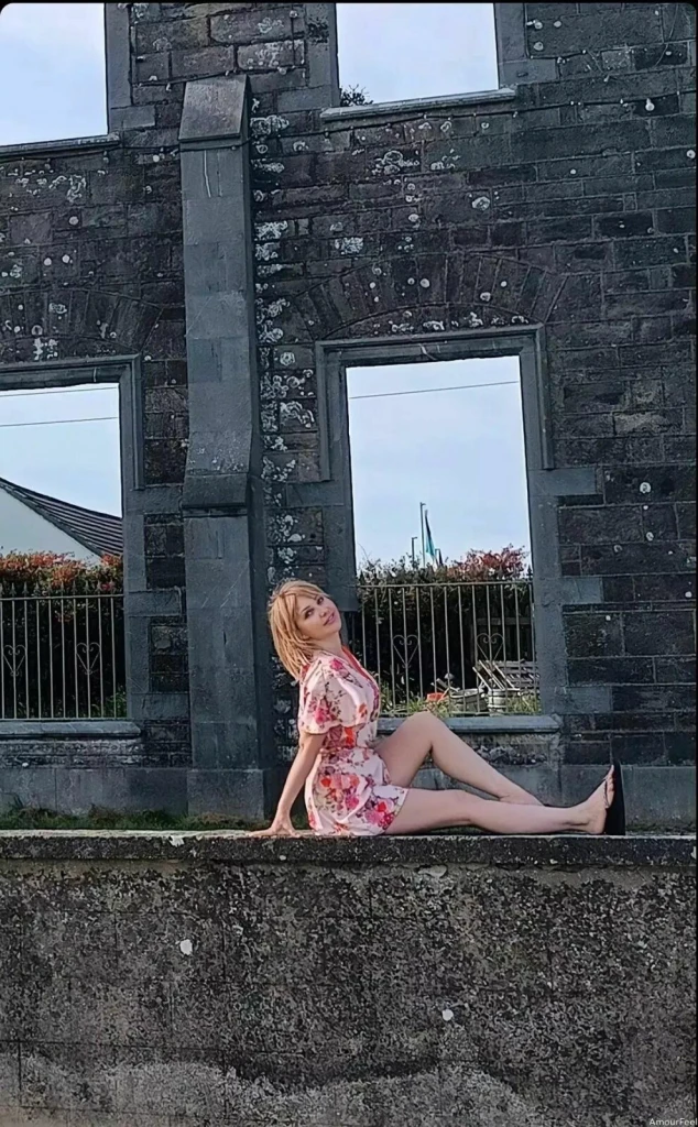 Elina Profile image 5