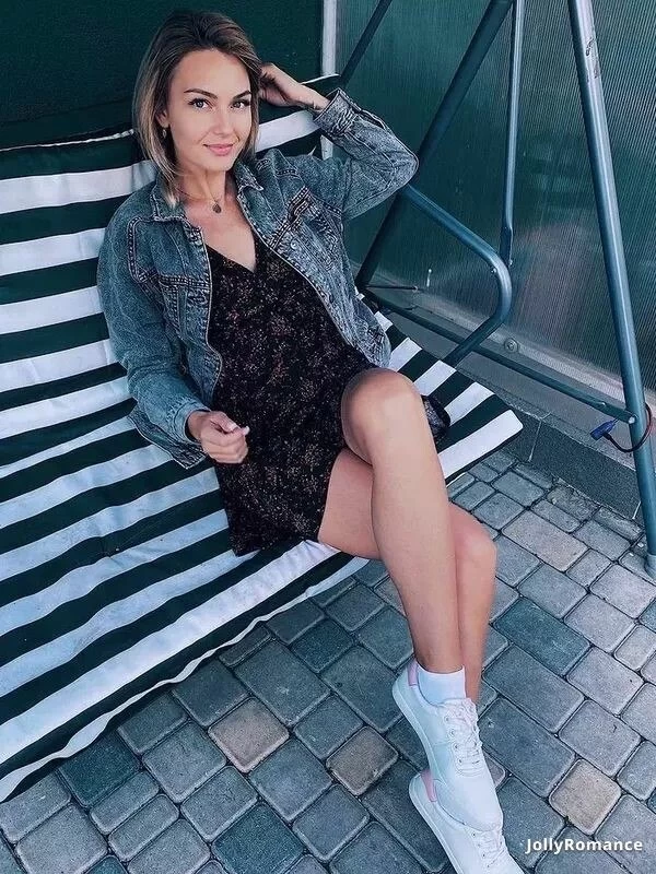 Yana Profile image 5