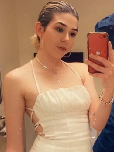 Brunettesilhoette Profile image 3