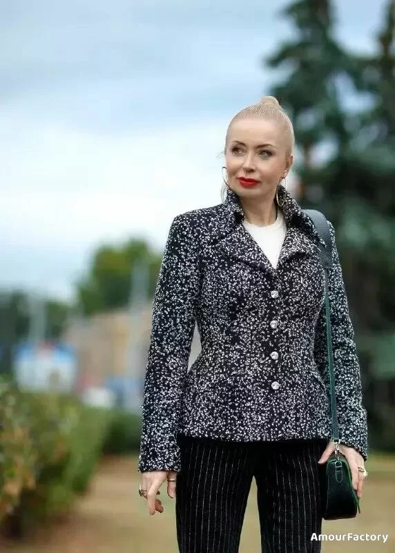 Oksana Profile image 5
