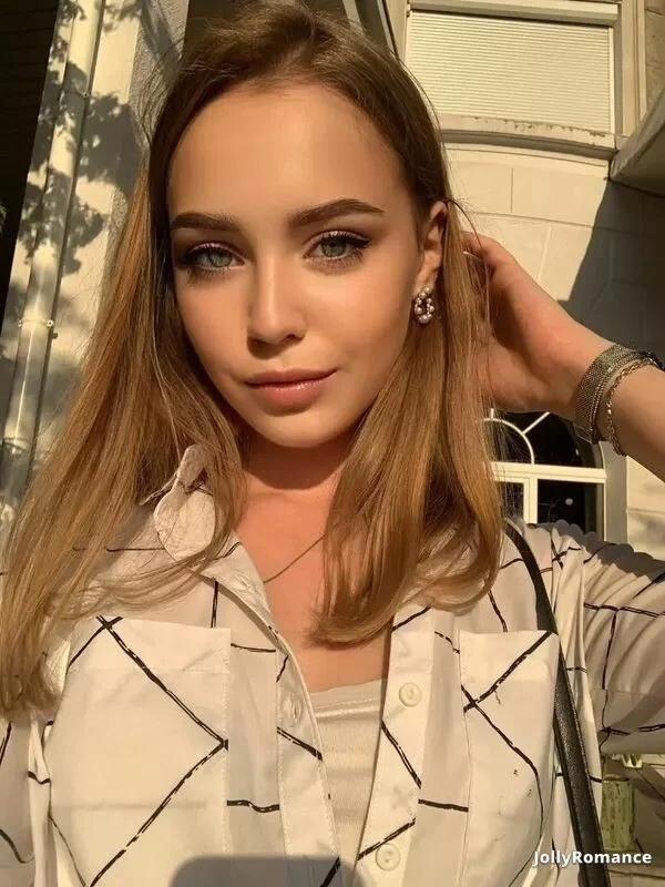 Lilia Profile image 5