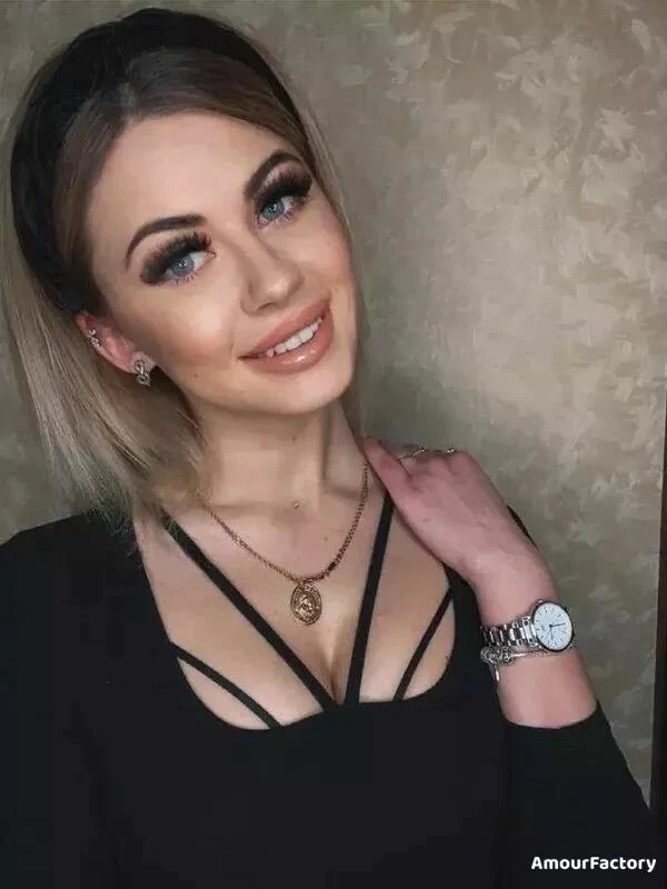 Veronika Profile image 3