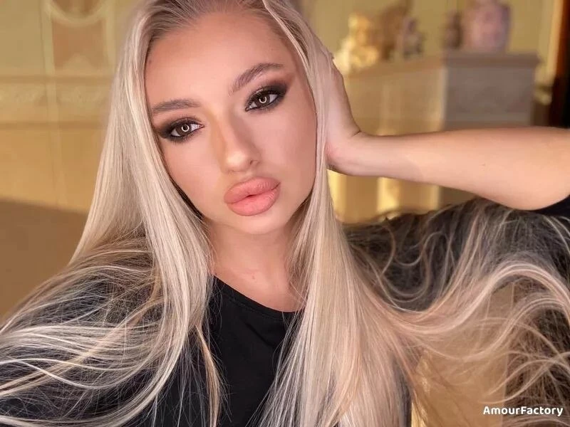 Alyona Profile image 3