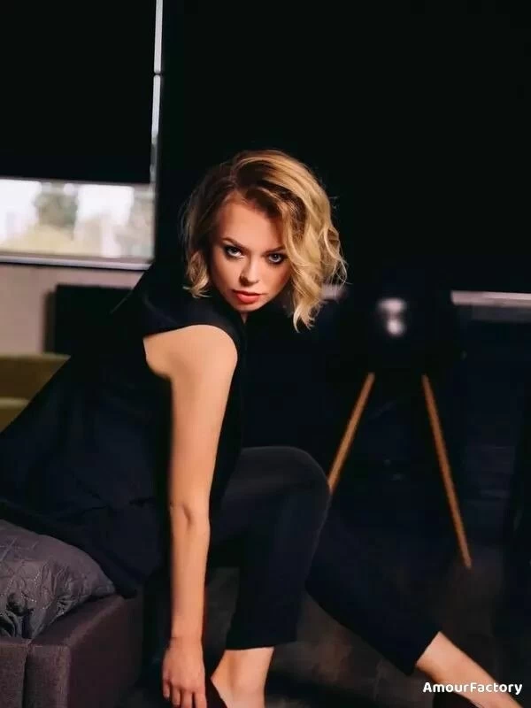 Yulia Profile image 2