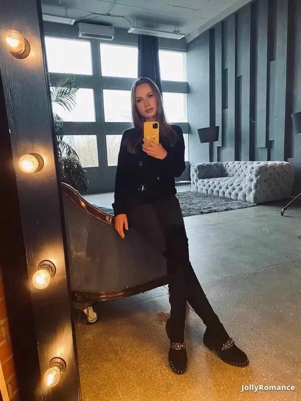 Alexandra Profile image 4