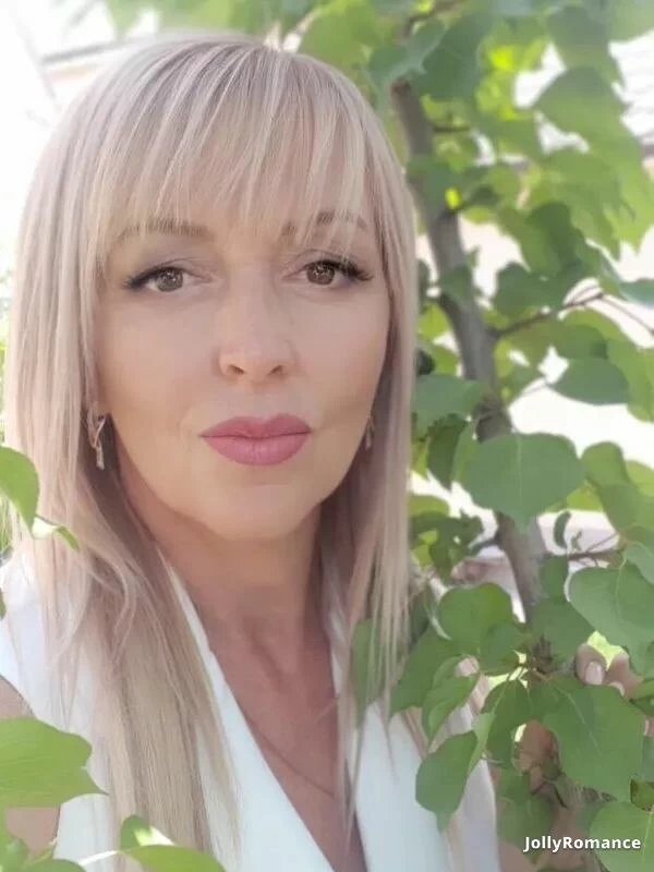 Kristina Profile image 4