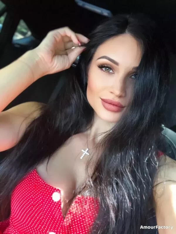 Elena Profile image 1