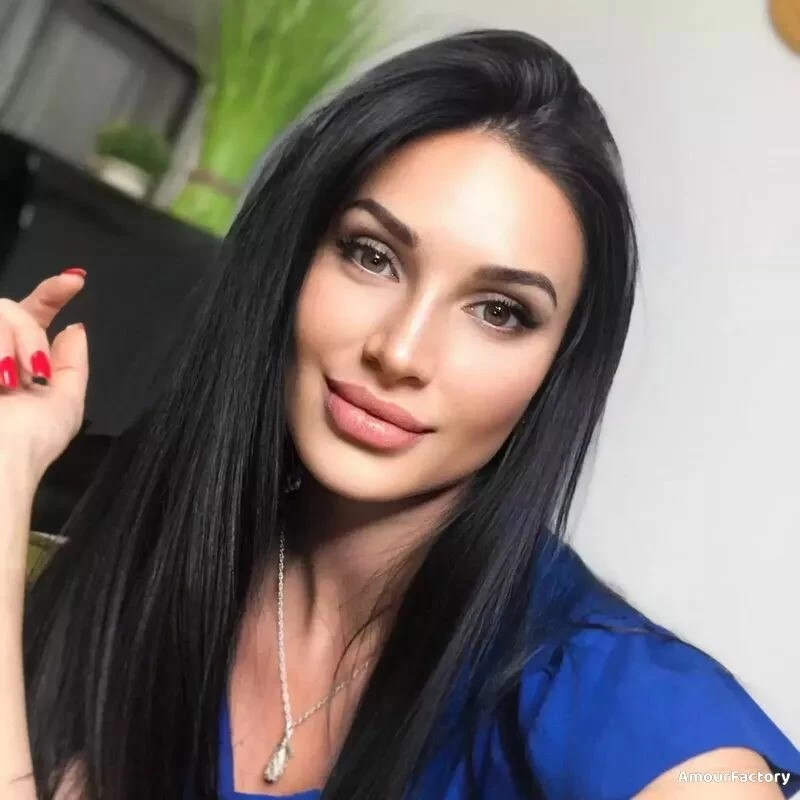 Elena Profile image 5