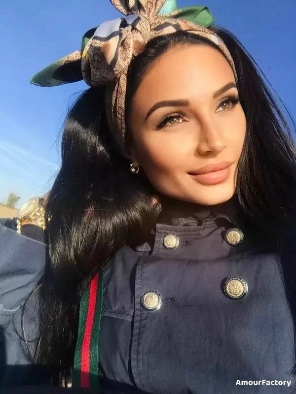 Elena Profile image 3