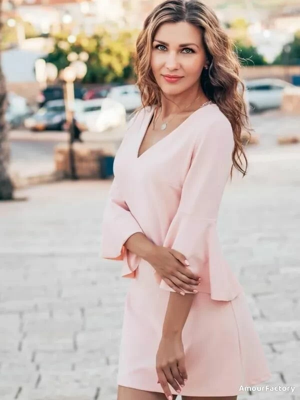 Victoria Profile image 5