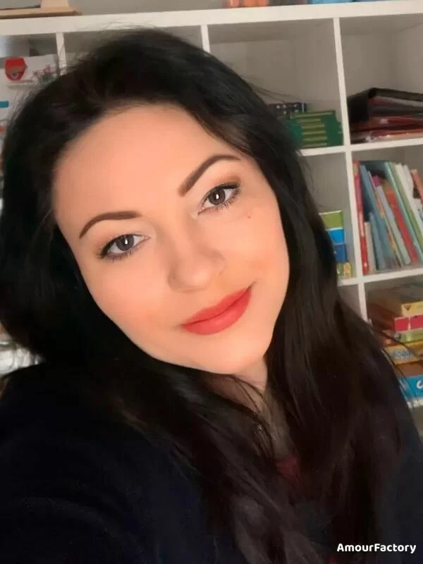 Aliona Profile image 1