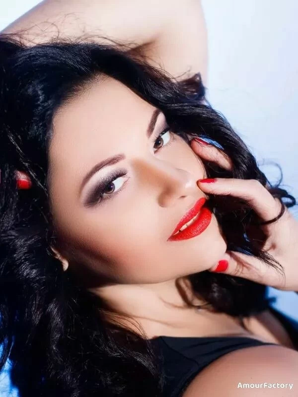 Aliona Profile image 4