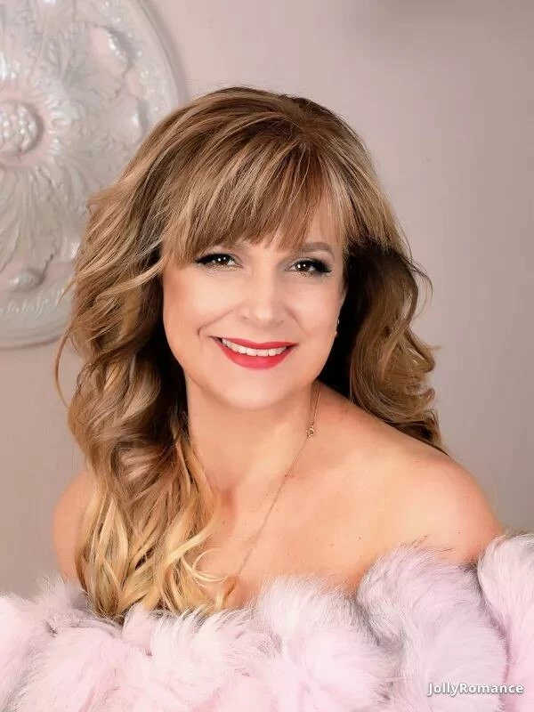 Larisa Profile image 3